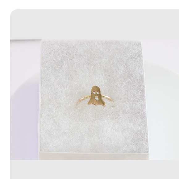 “Boo-tiful Gold Ghost Ring – Spooky Halloween Jewelry” - Picture 1 of 8